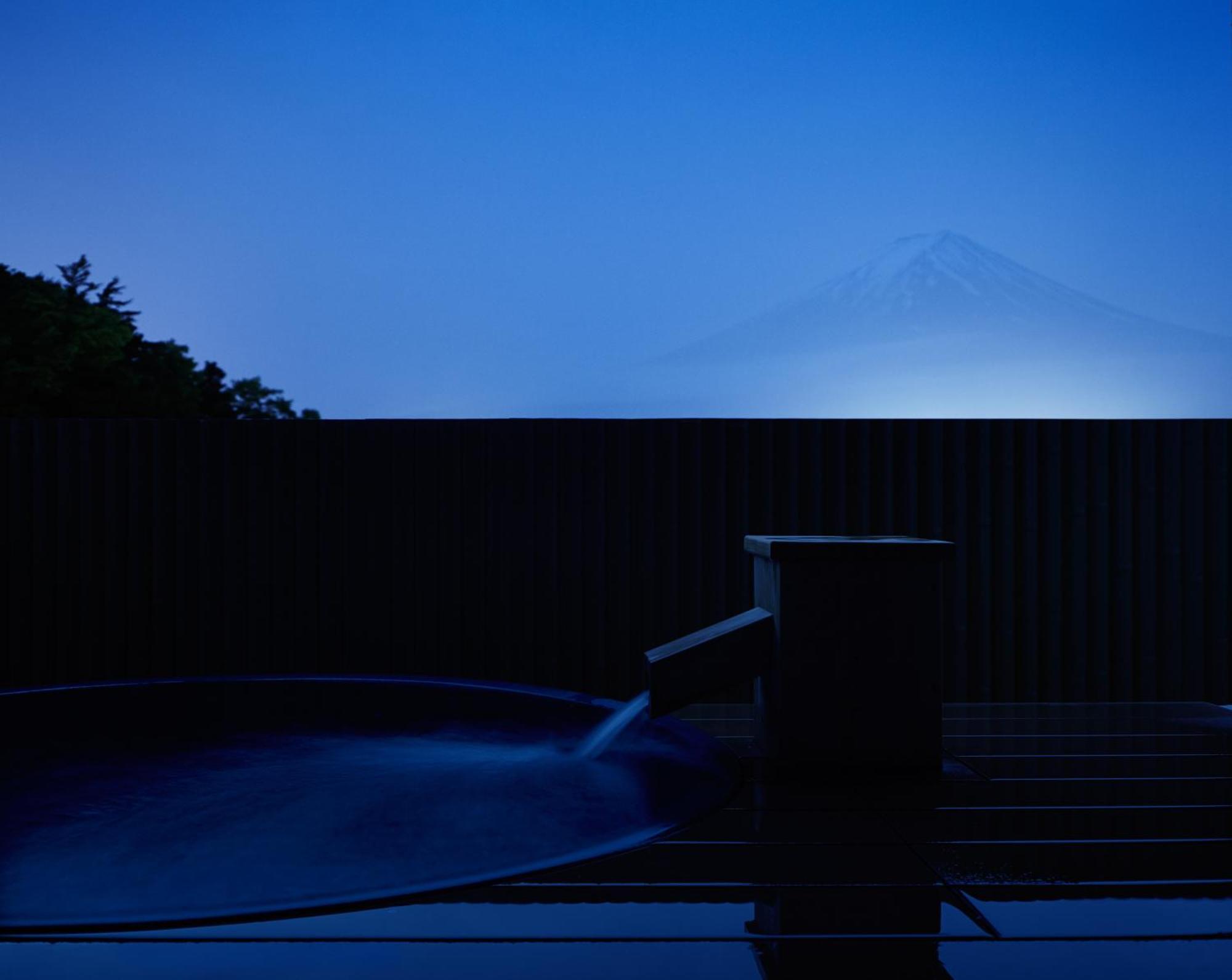 Fujikawaguchiko Onsen Konanso Hotel Phòng bức ảnh Mount Fuji from the hotel