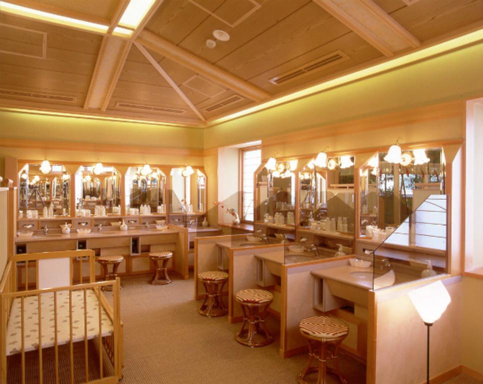 Fujikawaguchiko Onsen Konanso Hotel Ngoại thất bức ảnh A traditional onsen