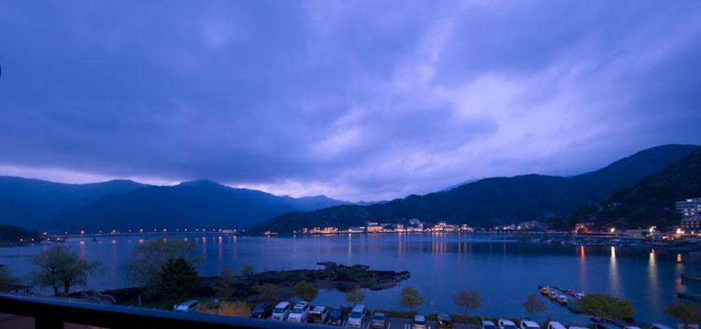 Fujikawaguchiko Onsen Konanso Hotel Ngoại thất bức ảnh View of the town